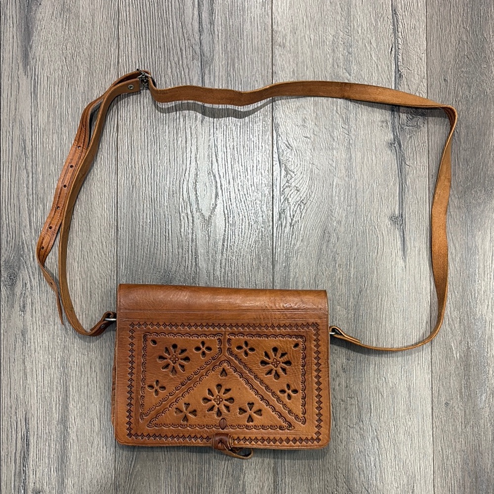 Vintage Brown Crossbody Bag with Decorative Tooling